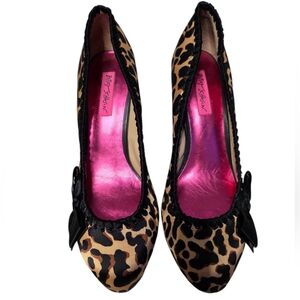 Betsey Johnson Leopard Print Heels With Bow Size 9.5